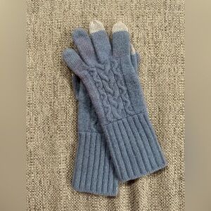 Blue Cable Knit Touchscreen Gloves